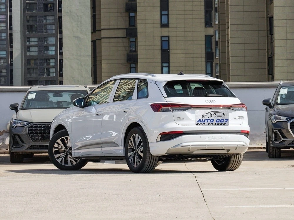Audi Q4 etron features
