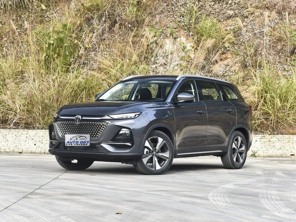 Voiture à essence Changan X7 Plus