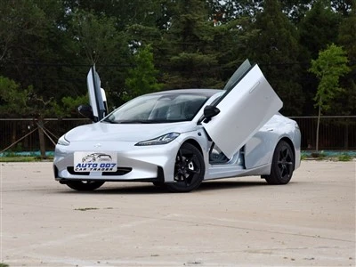 Voiture électrique Hyper GT